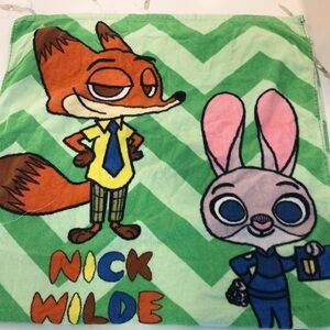 Disney Zootopia Judy  Hopps Bunny Nick Wilde Fox Flash Sloth Beach Towel